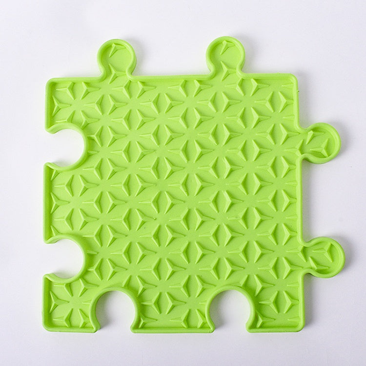 Green puzzle square lick mat